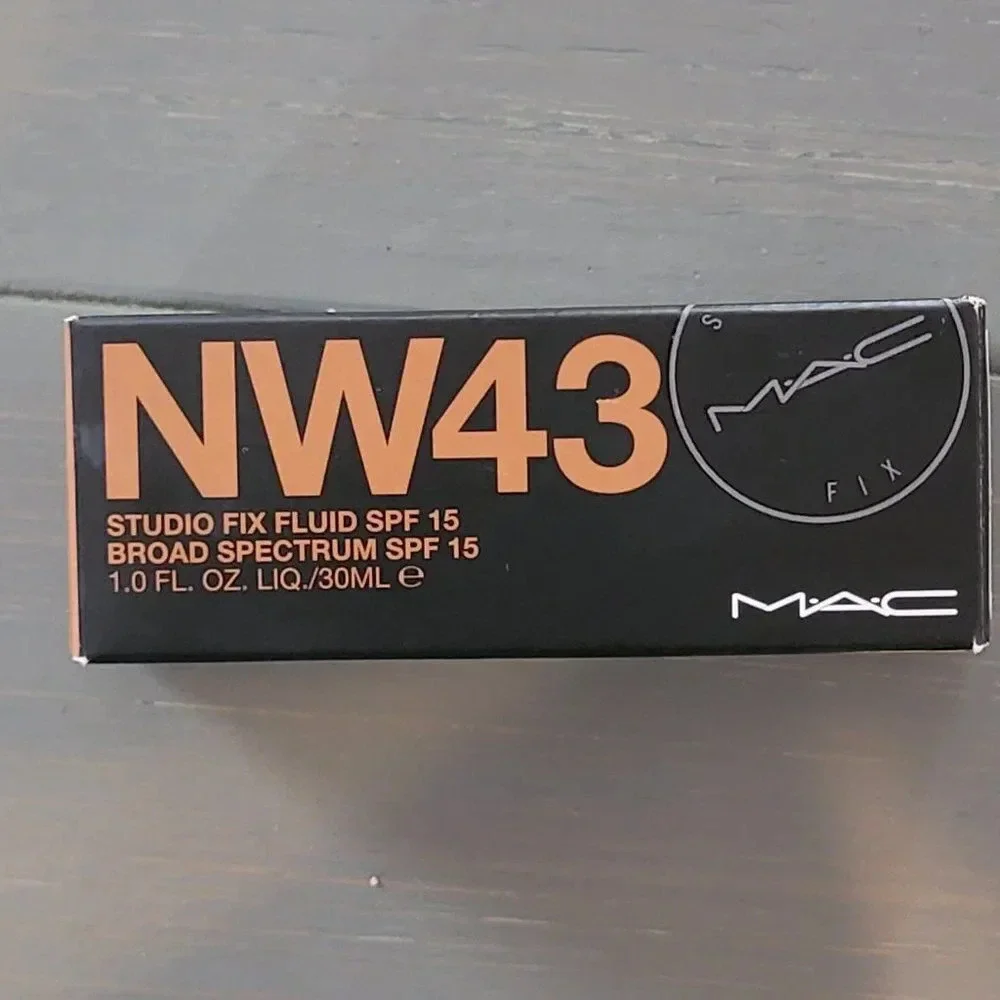 MAC Cosmetics Studio Fix Fluid Mattifying Foundation SPF 15 Shade NW43 30 Ml